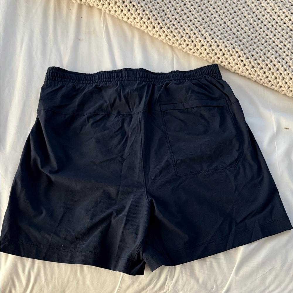 Lululemon bowline 5” navy blue medium